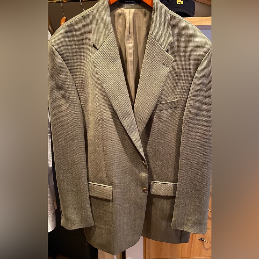Lauren Ralph Lauren men’s sport coat herringbone muted pattern.  Size 44L